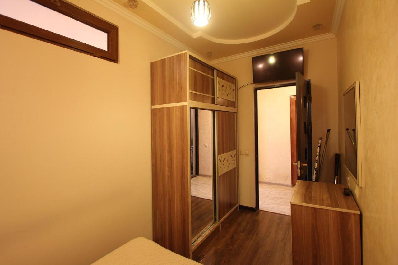 Amiryan Street 1 Bedroom Deluxe Apartment With Balcony Am104 Yerevan Exterior photo